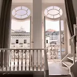 En Un Edificio Senorial: Duplex Totalmente Nuevo.